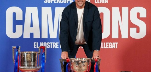 برشلونة يمدد عقد مدربه الالماني فليك حتى 2027