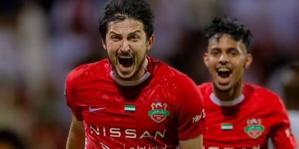 مهاجم شباب الأهلي يعتذر للعروبة